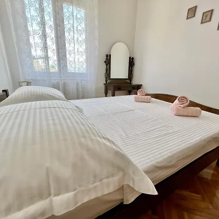 Villa Slatine Apartment Villa *