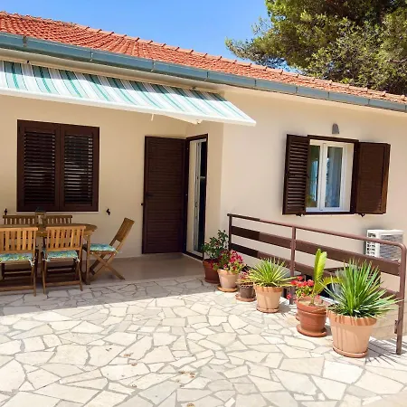 Villa Slatine apartment * Slatine