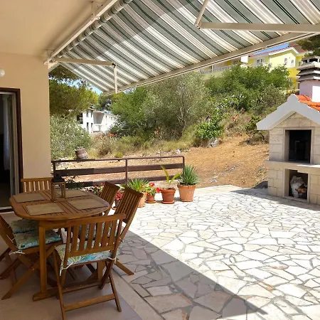 Villa Slatine apartment * Slatine